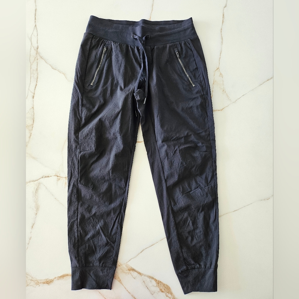 ATHLETA Pants Womens Sz 6 Black Trekkie North Jogger Athleisure - Picture 16 of 16